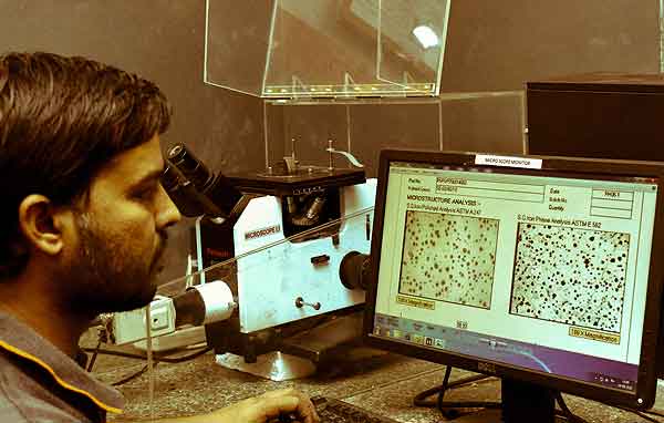 Microscope Facilities | Sagar Ferex - Sand Casting Foundry, Ductile Iron Casting Foundry